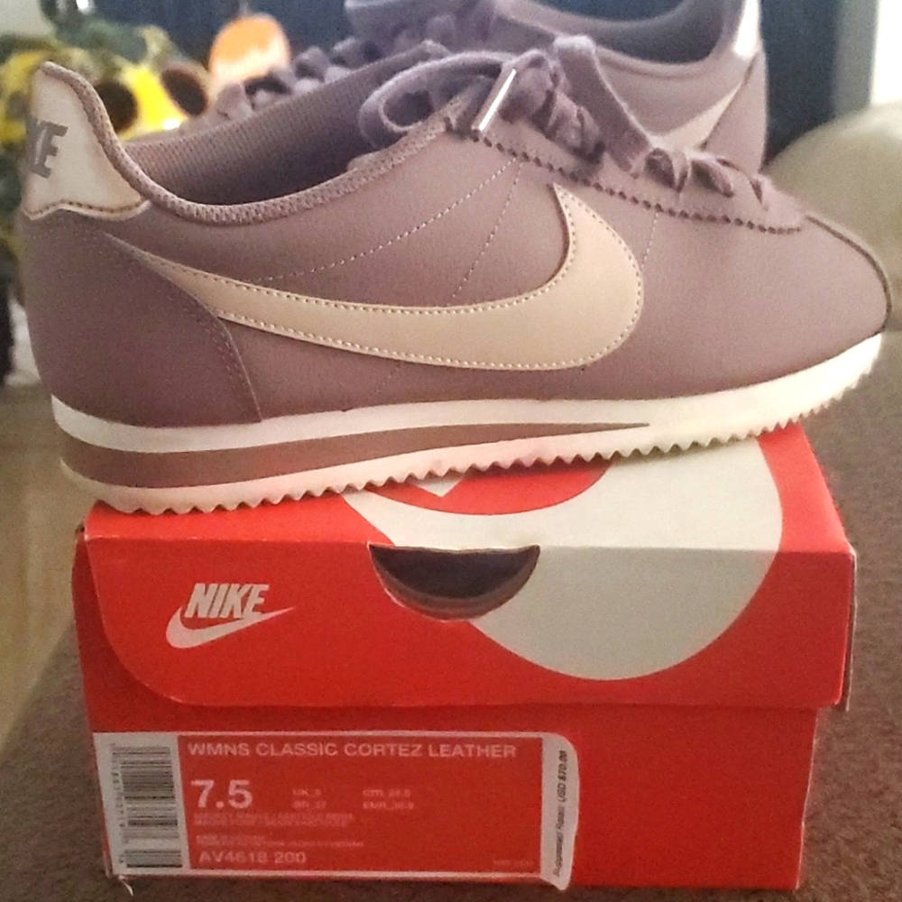 Nike Classic Cortez - Leather Smokey Mauve - 7.5 women's